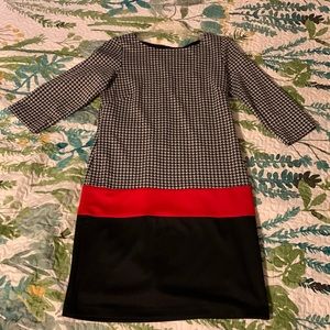 Ronni Nicole 3/4 sleeve patterned dress